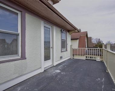 439 W Walnut Street - Photo Thumbnail 1
