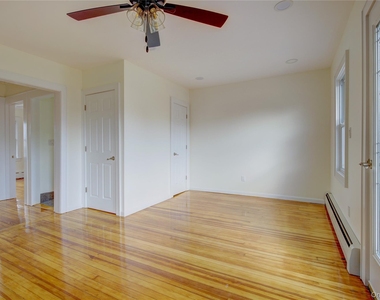 439 W Walnut Street - Photo Thumbnail 13