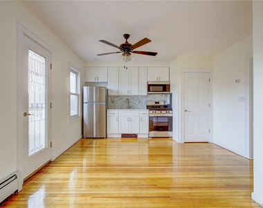 439 W Walnut Street - Photo Thumbnail 5