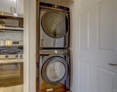 439 W Walnut Street - Photo Thumbnail 16