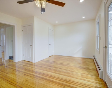 439 W Walnut Street - Photo Thumbnail 6