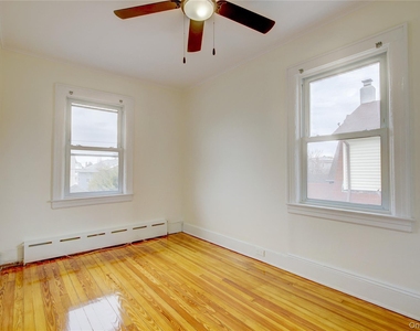 439 W Walnut Street - Photo Thumbnail 10