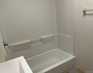 68 Ramapo Road - Photo Thumbnail 5