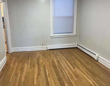 150 Tulip Avenue - Photo Thumbnail 2