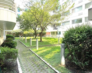 88 Cuttermill Road Road - Photo Thumbnail 8
