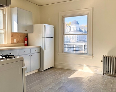132 Overlook Street - Photo Thumbnail 3