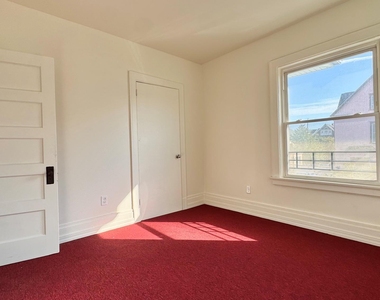 132 Overlook Street - Photo Thumbnail 6