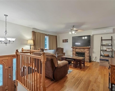 20 Capital Drive - Photo Thumbnail 1