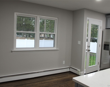 448 Terry Boulevard - Photo Thumbnail 10