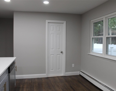 448 Terry Boulevard - Photo Thumbnail 9