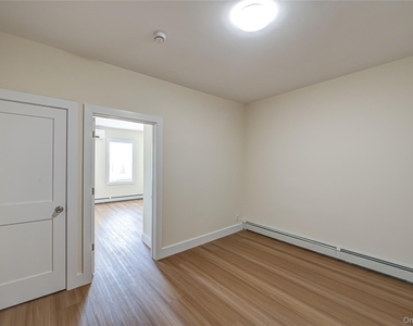 50 E Main St - Photo Thumbnail 4