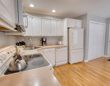 208 Cinnamon Circle - Photo Thumbnail 13