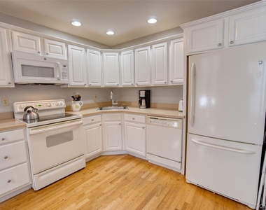 208 Cinnamon Circle - Photo Thumbnail 11