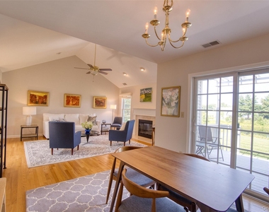 208 Cinnamon Circle - Photo Thumbnail 10