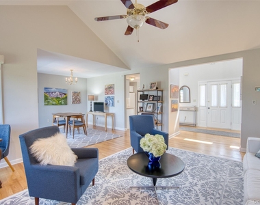 208 Cinnamon Circle - Photo Thumbnail 8