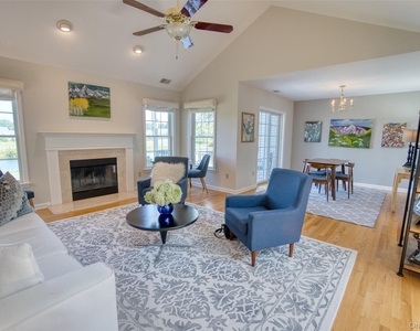 208 Cinnamon Circle - Photo Thumbnail 6