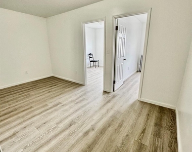 320 Jericho Turnpike - Photo Thumbnail 8