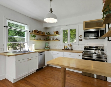 115 Larchdale Avenue - Photo Thumbnail 7