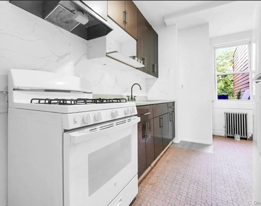 3-08 26th Avenue - Photo Thumbnail 3