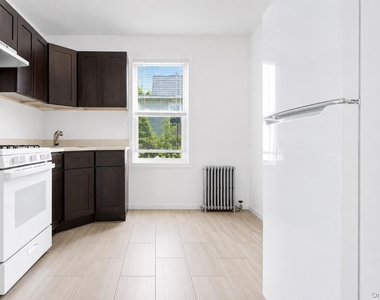 3-08 26th Avenue - Photo Thumbnail 2
