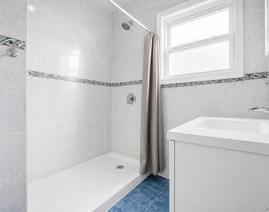 3-08 26th Avenue - Photo Thumbnail 9