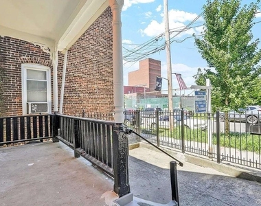3-08 26th Avenue - Photo Thumbnail 11