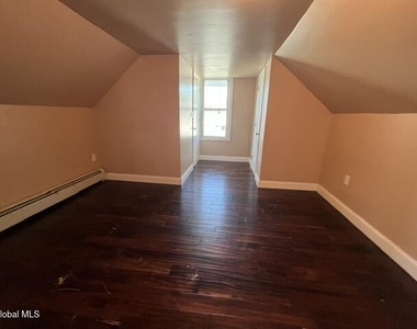 110 Winthrop Avenue - Photo Thumbnail 7