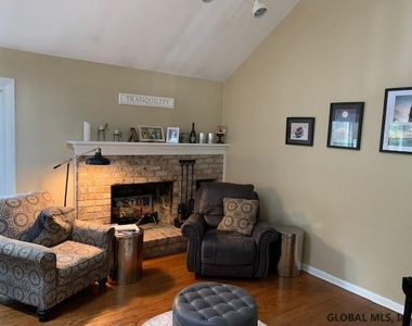8 Carefree Lane - Photo Thumbnail 7