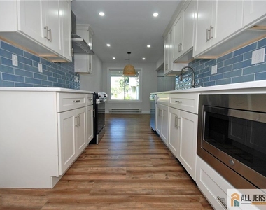 187 Newport Road - Photo Thumbnail 13