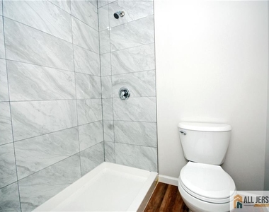 187 Newport Road - Photo Thumbnail 22