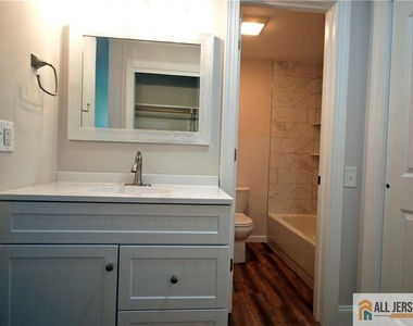 187 Newport Road - Photo Thumbnail 28