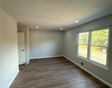 34 Deerfield Lane - Photo Thumbnail 3
