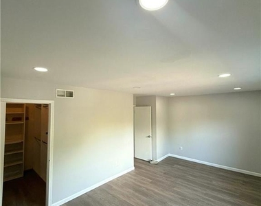 34 Deerfield Lane - Photo Thumbnail 4