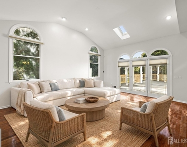 31 Sheffield Drive - Photo Thumbnail 17