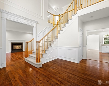 31 Sheffield Drive - Photo Thumbnail 4