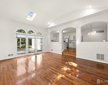 31 Sheffield Drive - Photo Thumbnail 19