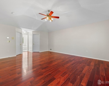 31 Sheffield Drive - Photo Thumbnail 27