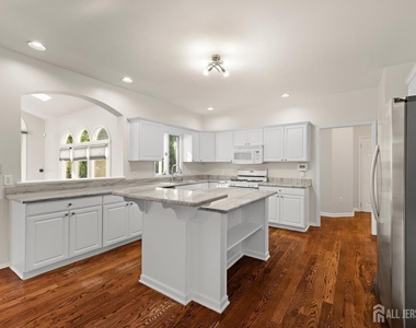 31 Sheffield Drive - Photo Thumbnail 10