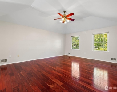 31 Sheffield Drive - Photo Thumbnail 25