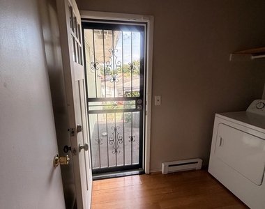28 Girard Avenue - Photo Thumbnail 16
