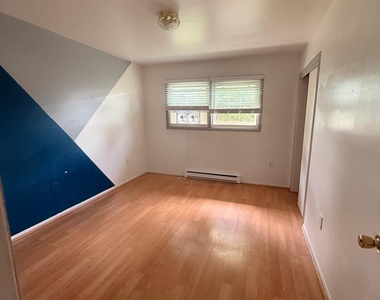 28 Girard Avenue - Photo Thumbnail 10