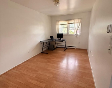 28 Girard Avenue - Photo Thumbnail 13