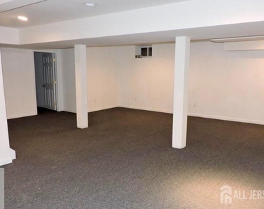 72 Heatherwood Drive - Photo Thumbnail 16