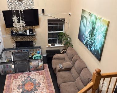 72 Heatherwood Drive - Photo Thumbnail 2