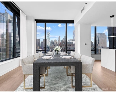 111 Varick Street - Photo Thumbnail 2