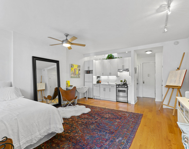 55 E 73rd Street - Photo Thumbnail 2