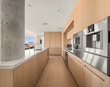 110 N 1st Street - Photo Thumbnail 4