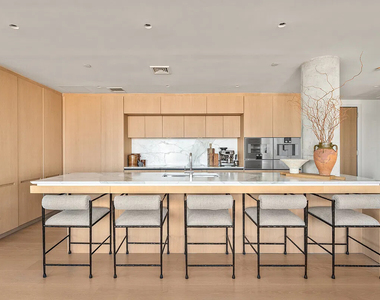 110 N 1st Street - Photo Thumbnail 3