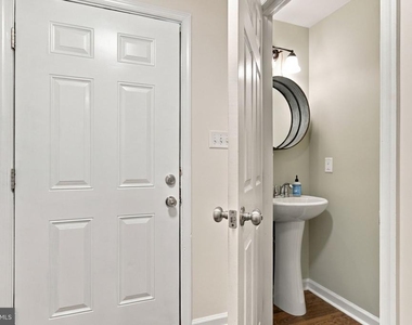 44 Don Quixote Drive - Photo Thumbnail 4