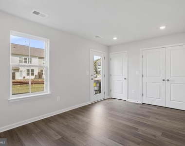 127 Kinkade Court - Photo Thumbnail 3